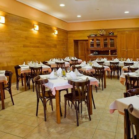 Hotel Restaurante La Casilla Cangas De Narcea Extérieur photo