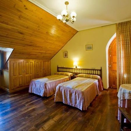 Hotel Restaurante La Casilla Cangas De Narcea Extérieur photo
