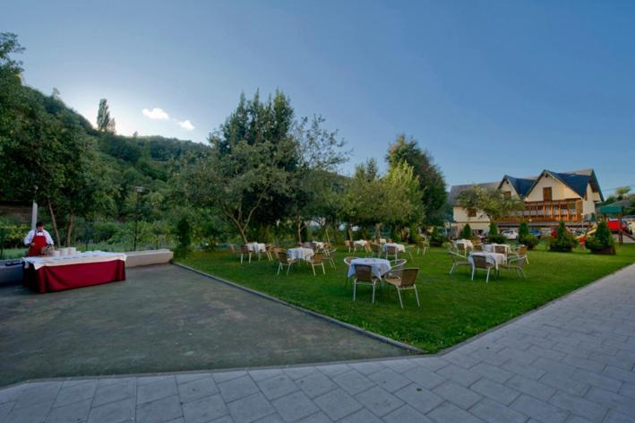 Hotel Restaurante La Casilla Cangas De Narcea Extérieur photo