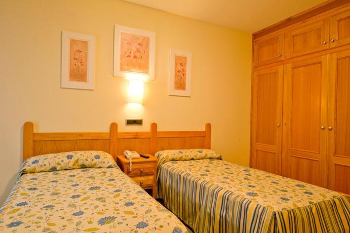 Hotel Restaurante La Casilla Cangas De Narcea Chambre photo