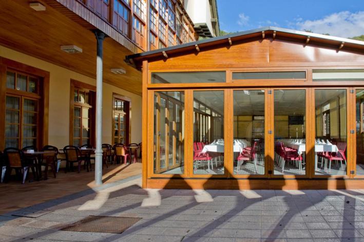 Hotel Restaurante La Casilla Cangas De Narcea Extérieur photo