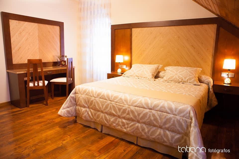 Hotel Restaurante La Casilla Cangas De Narcea Extérieur photo